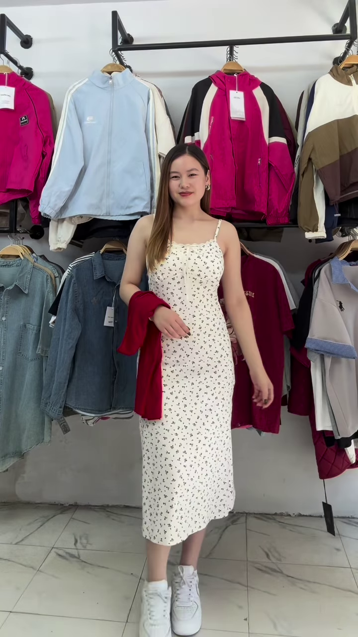 ๐ธ Charming Navy Blue Floral Midi Dress with Grey Cardigan Ensemble ๐ผ