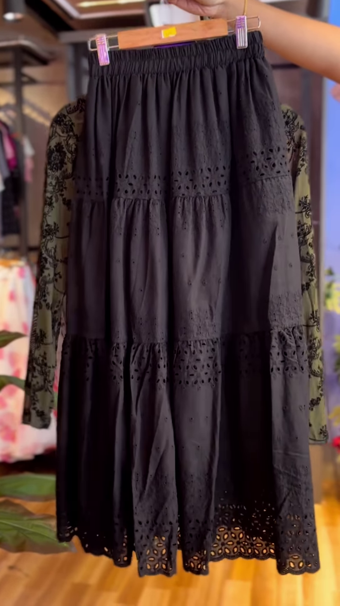 ๐ค Elegant Olive Green & Black Patterned Top with Black Eyelet Midi Skirt Ensemble ๐ฟ