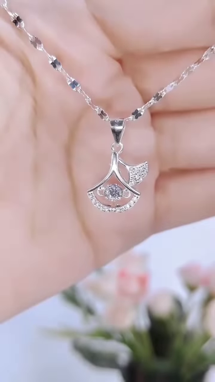 Elegant 925 Sterling Silver Necklace with Sparkling Cubic Zirconia Pendant – Delicate Women’s Jewelry