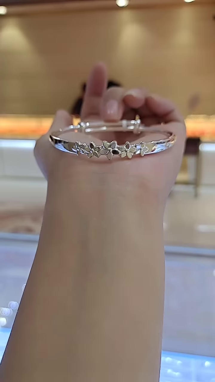 Elegant 925 Sterling Silver Bangle Bracelet with Delicate Flower Accents