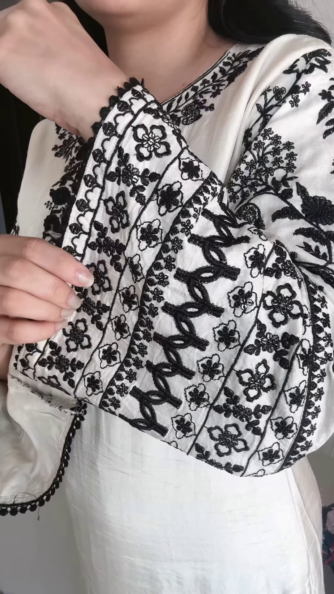 Elegant Black & White Embroidered 3-Piece Suit – Classic Ethnic Wear