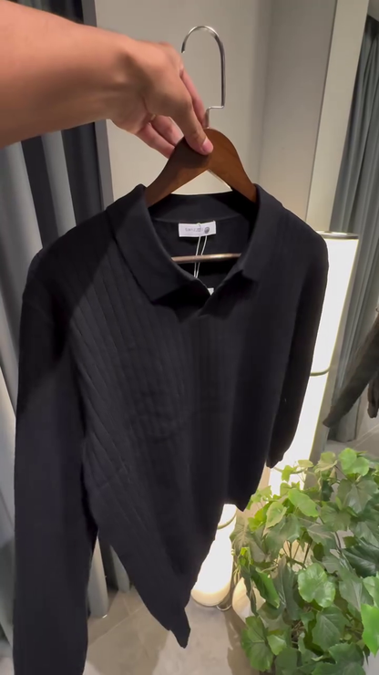 Classic Black Textured Knit Sweater with White Collar – Elegant & Versatile