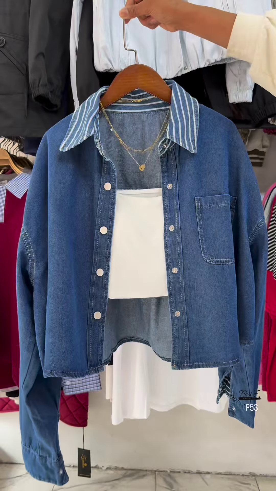 Cropped Washed Denim Shirt with White Inner – Layered Street Style Essential for Casual Chic Look