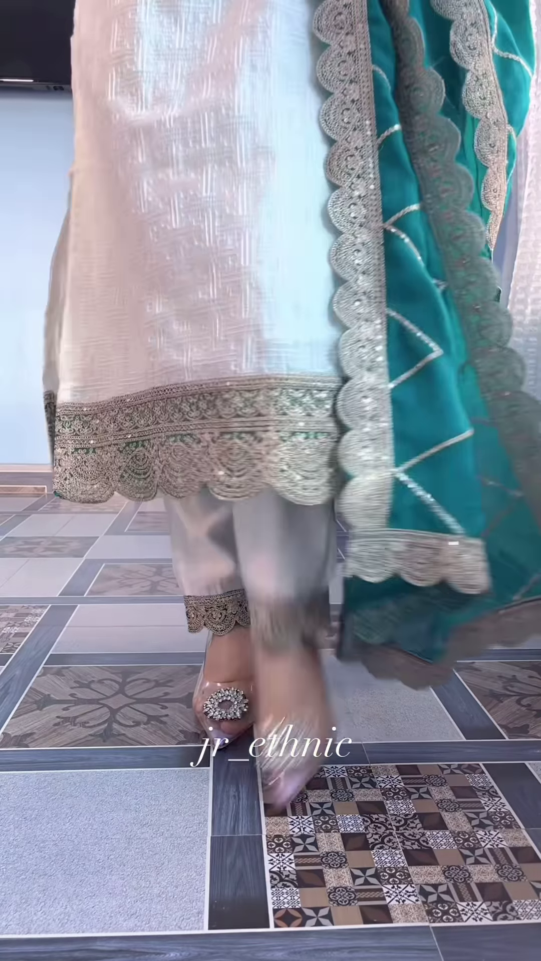 Elegant Cream Kurta Set with Embroidered Green Dupatta – Classy Ethnic Outfit for Festive & Formal Wear