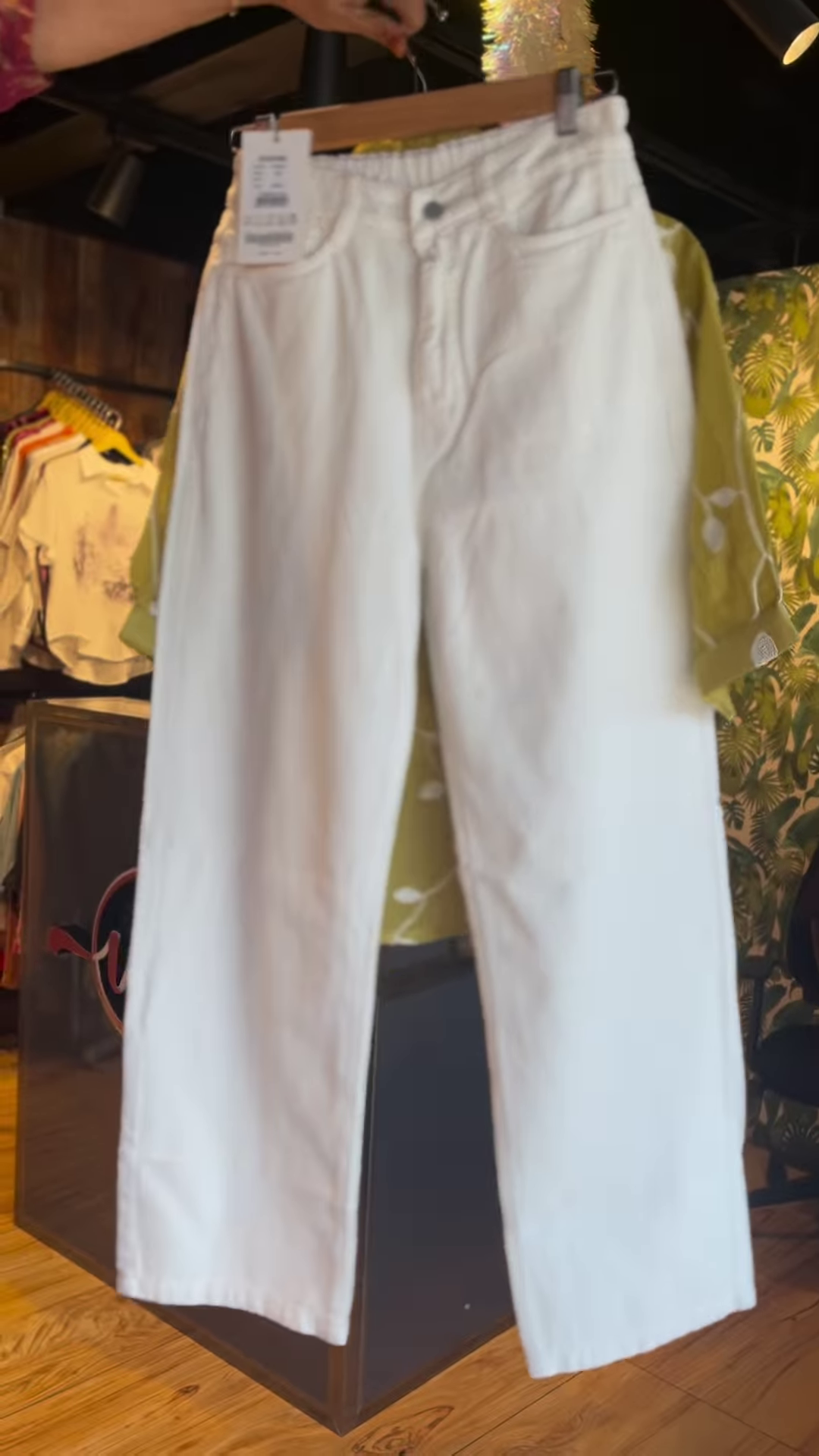 Chic Olive Green Leaf Embroidered Co-ord Set with Crop Top & Trousers – Women’s Stylish Outfit