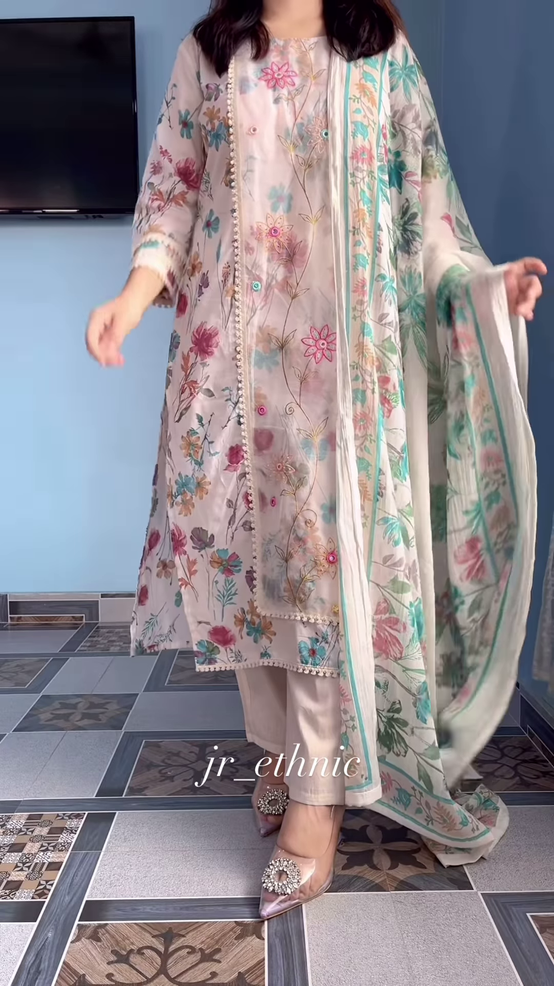 Elegant Floral Print Kurti Set with Dupatta – Women’s Pastel Ethnic Wear