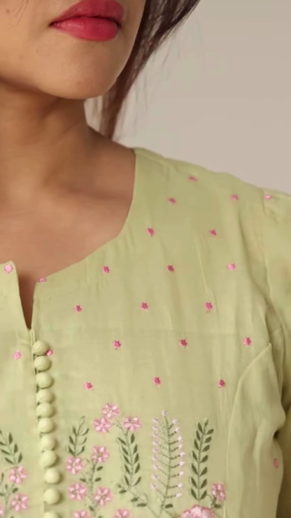 Women’s Light Green Embroidered Kurti with Floral Threadwork – Elegant Long-Sleeve Ethnic Casualwear