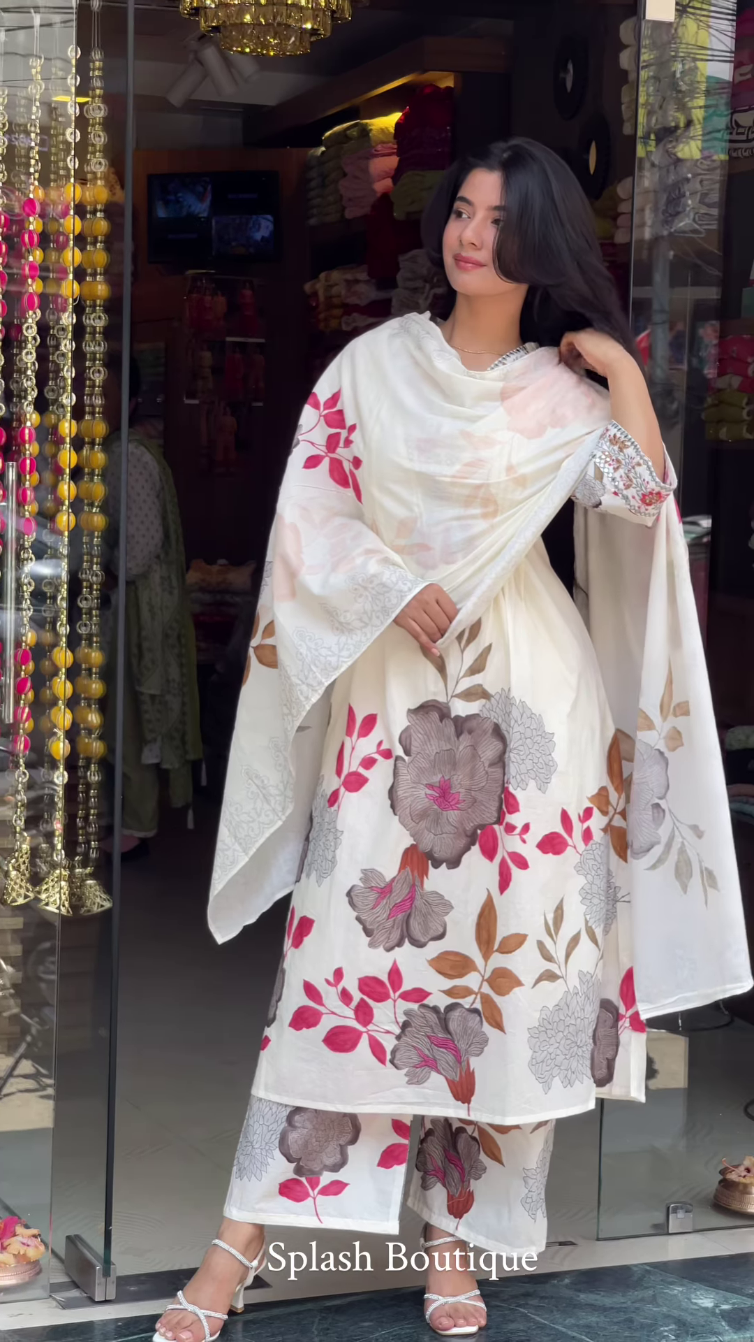 Women’s White Floral Printed Kurta Set with Dupatta – Ethnicwear Storefront Portrait Ensemble