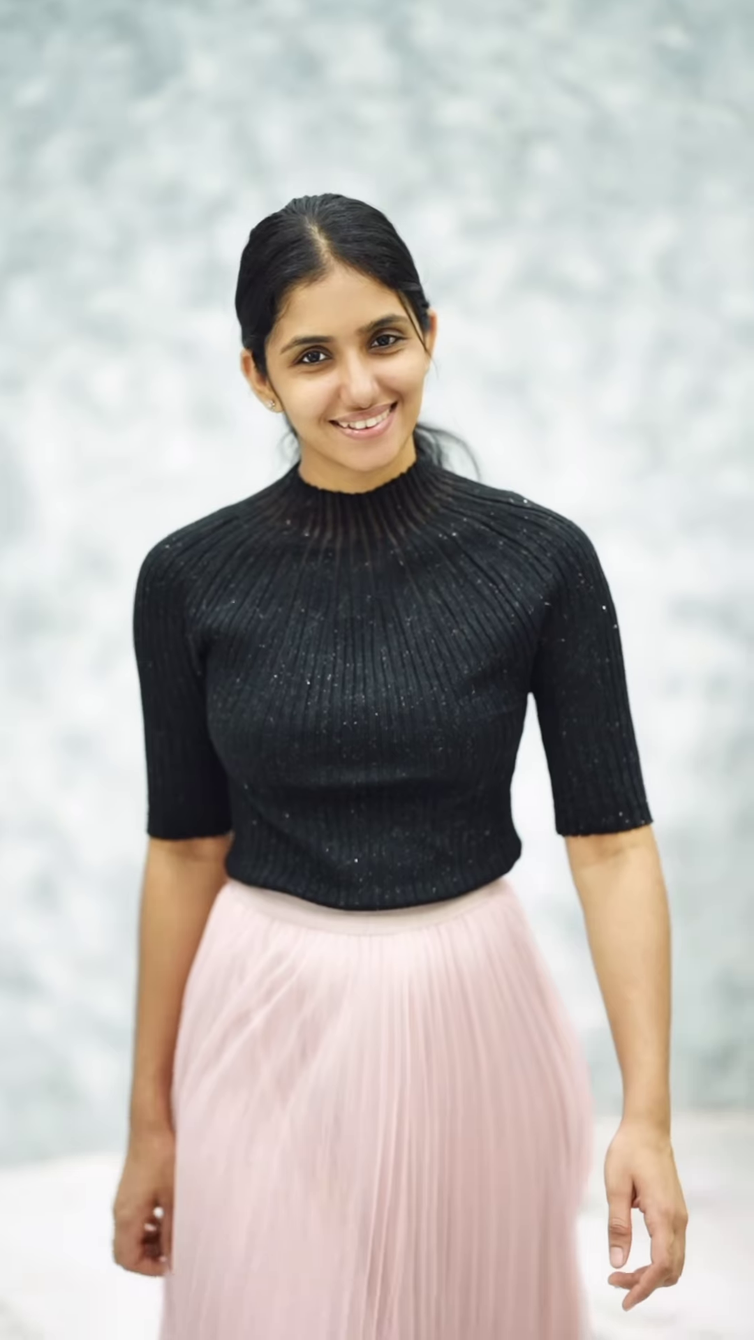 Women’s Pink Ribbed Half-Sleeve Top with Black Pleated Mini Skirt – Chic Contrast Casualwear Ensemble