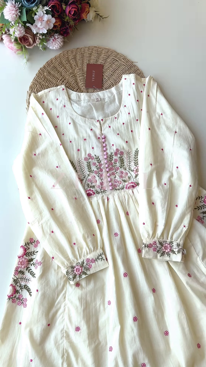 Women’s Light Green Floral Embroidered Long Kurti – Pastel Ethnicwear with White-Pink Motifs & Sleeve Detailing