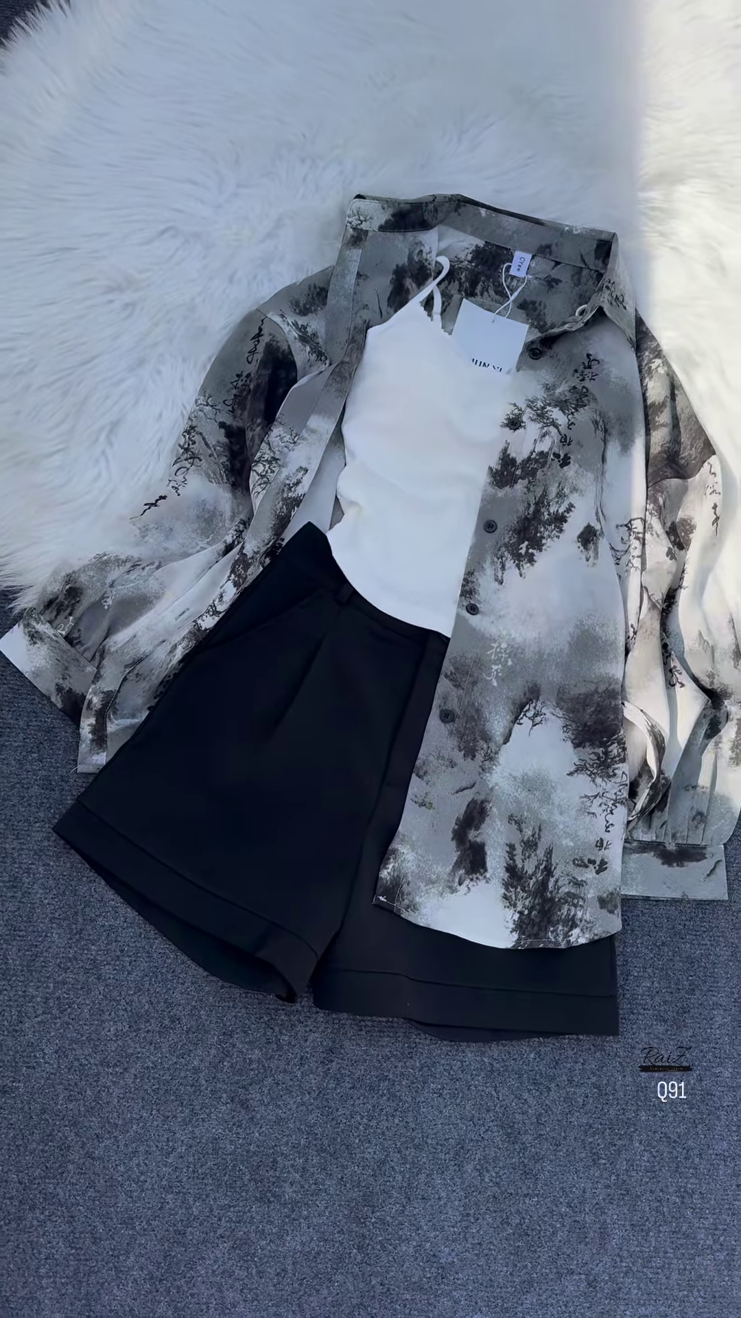 🌼 Effortlessly Chic Grey Floral Print Oversized Shirt & White Shorts Set 🤍