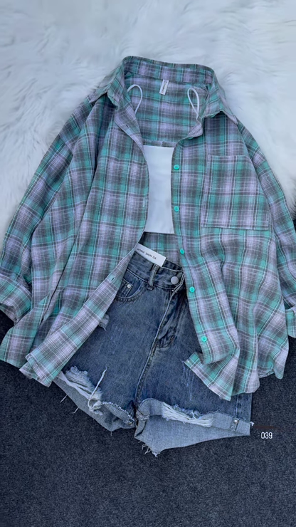 💙 Casual Cool Blue & White Plaid Oversized Shirt with Distressed Denim Shorts 👖