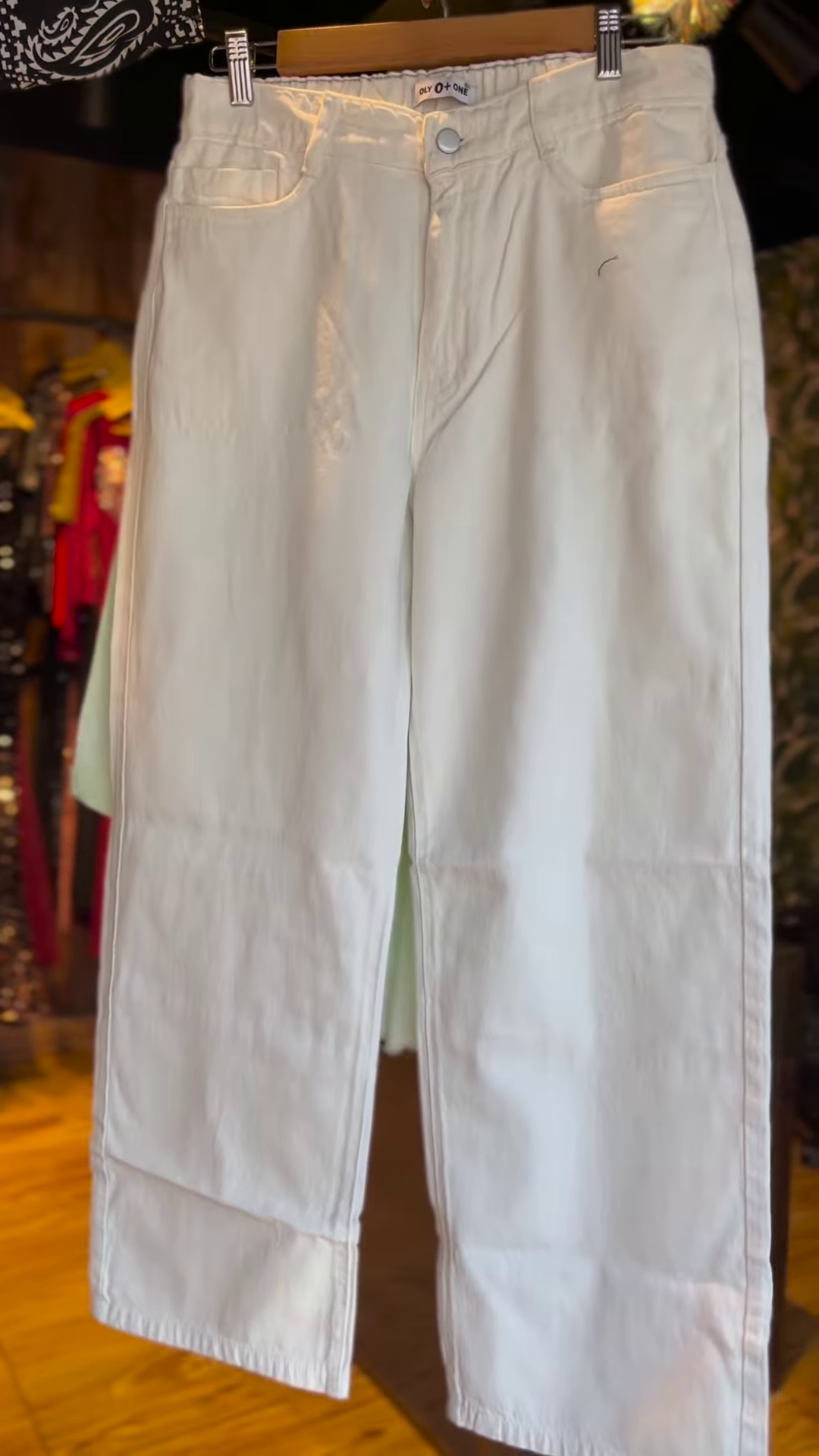 💚 Trendy Ombre Green to White Oversized Shirt & White Wide-Leg Pants Set 🤍