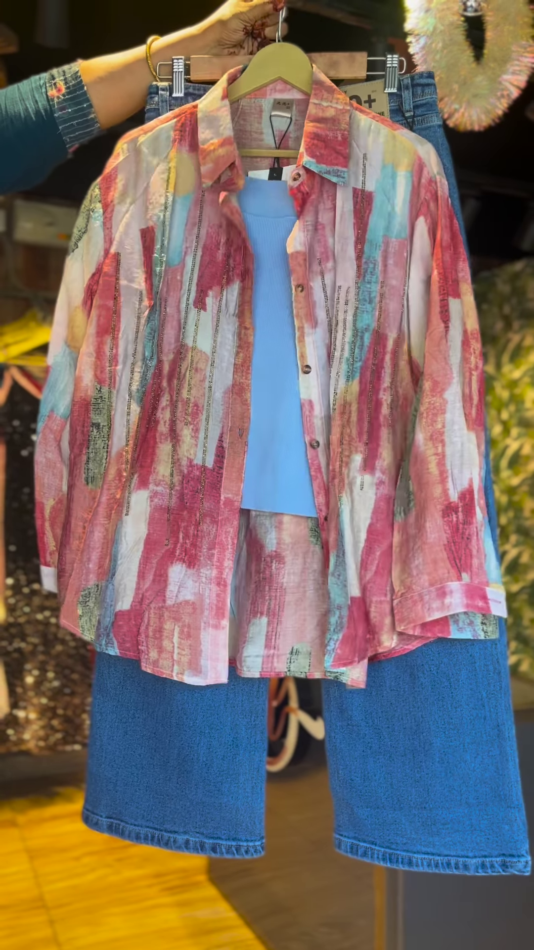 🎨 Artistic Abstract Print Oversized Shirt, Light Blue Top & Wide-Leg Jeans Ensemble 👖