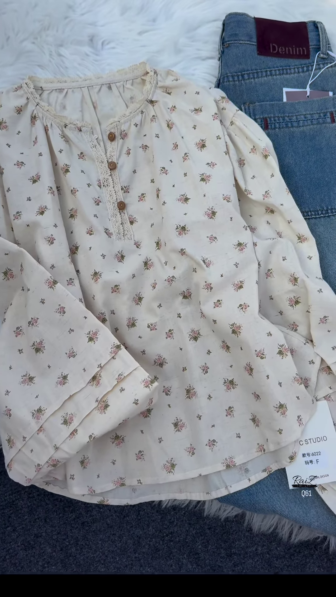 Vintage Floral Blouse with High-Waisted Wide-Leg Jeans