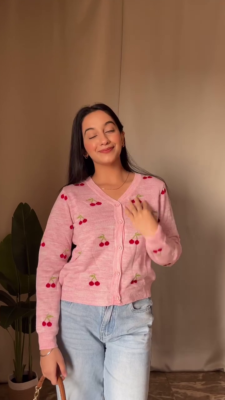 Chic Beige Textured Button-Up Cropped Cardigan – Stylish & Cozy