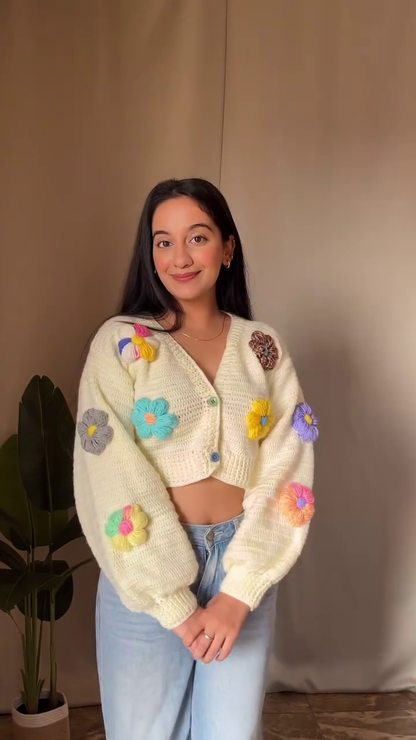 Chic Beige Textured Button-Up Cropped Cardigan – Stylish & Cozy