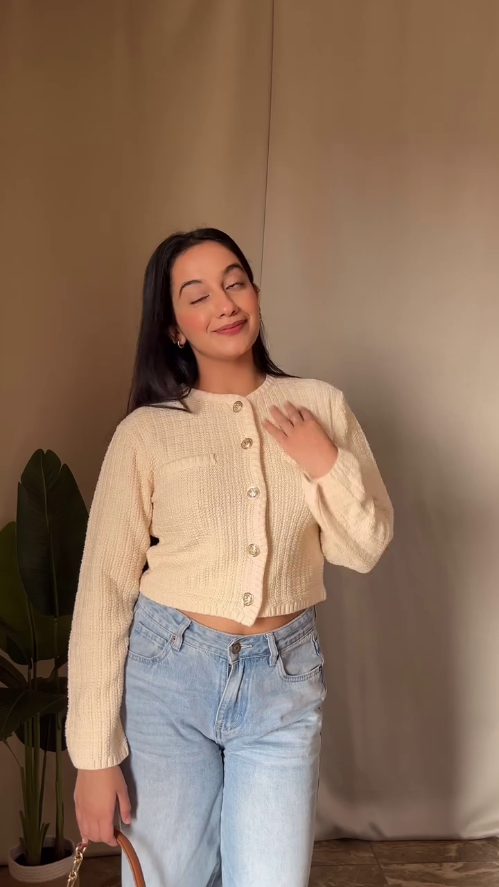 Chic Beige Textured Button-Up Cropped Cardigan – Stylish & Cozy