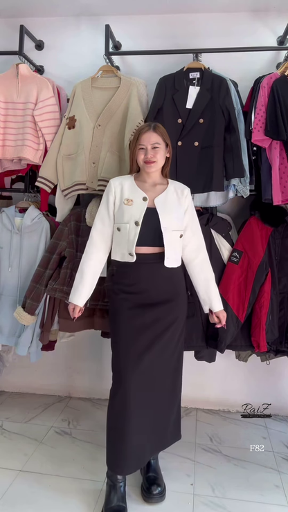 Elegant Cream Cropped Jacket – Redefine Your Classic Look with Chic Sophistication 🤍✨