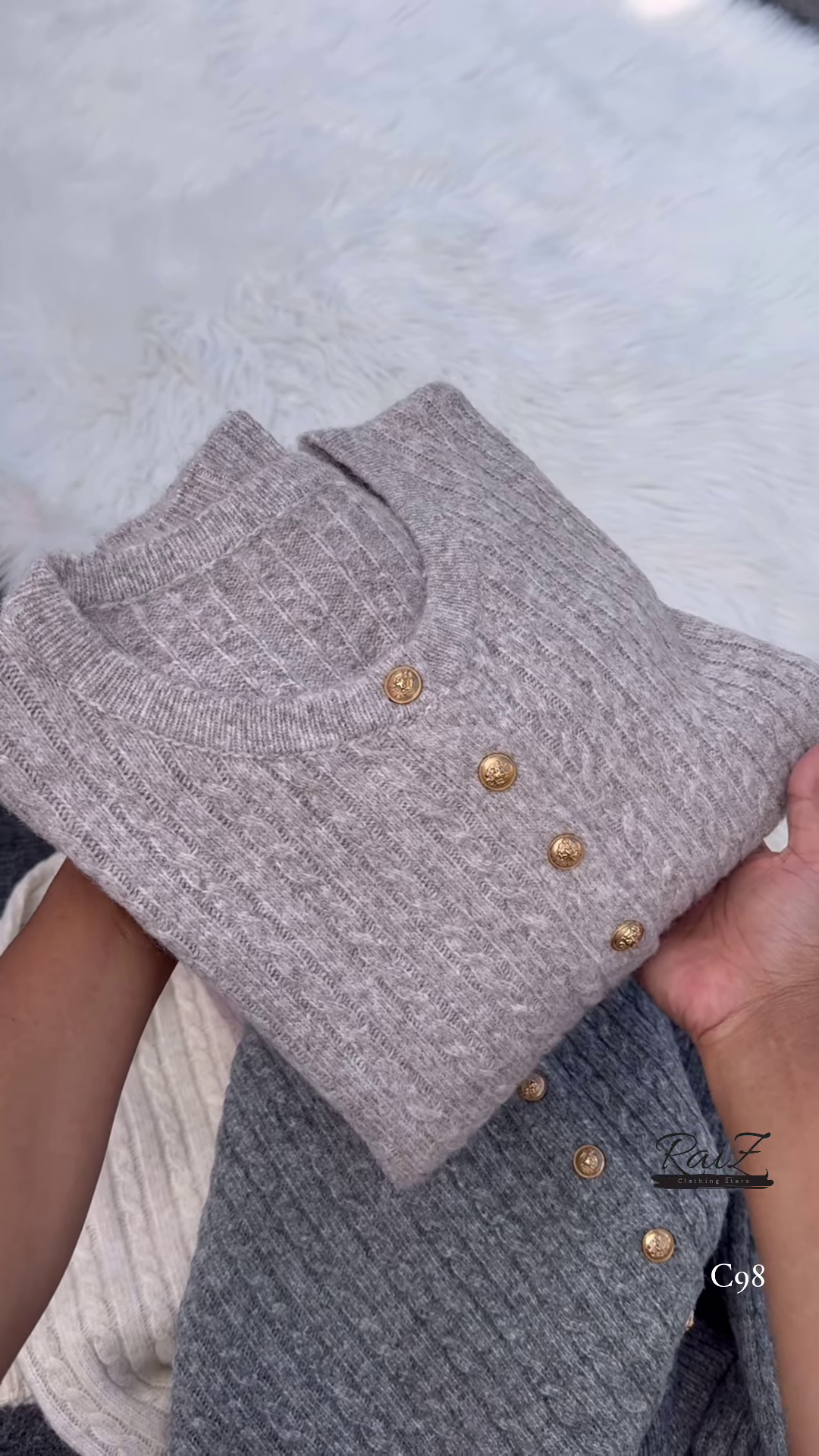 Gold-Button Cable Cardigan – Luxe, Cozy, and Timelessly Chic ✨🧶