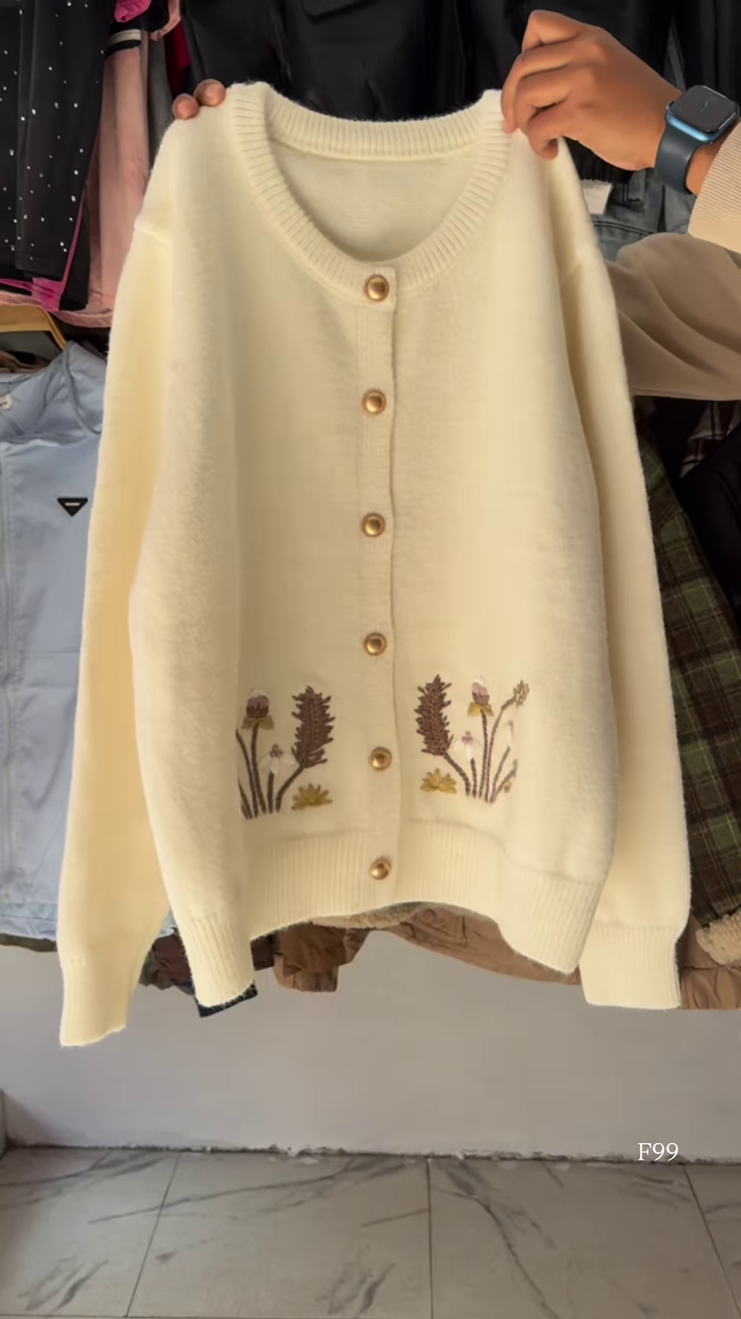 Black Floral Embroidered Button Cardigan – Luxe, Versatile, and Effortlessly Elegant 🌼✨