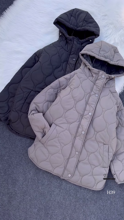 Wave-Quilt Puffer Parka – Warm, Lightweight, and Weather-Ready ❄️�