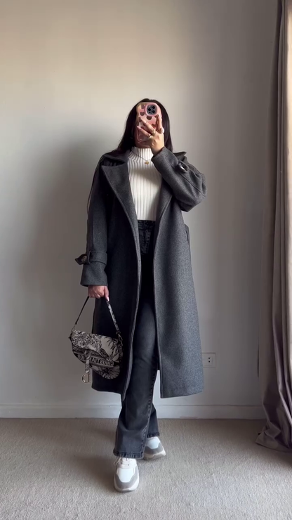 Long Black Coat Look 🖤 with Light Blue Jeans & White Sneakers – Street-Ready Layering