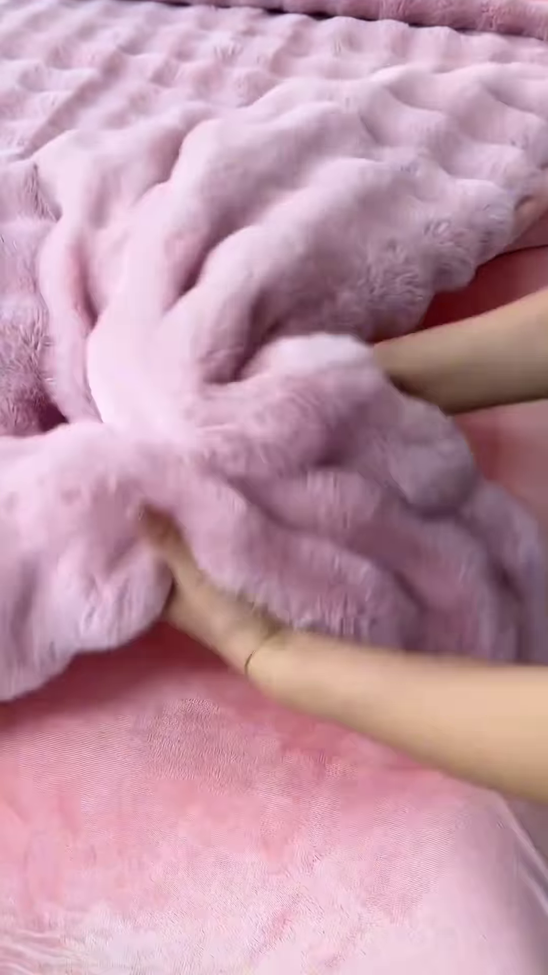 Fluffy Orange Blanket 🧡 Ultra-Soft Winter Comfort – Ideal for Lounging & Layering