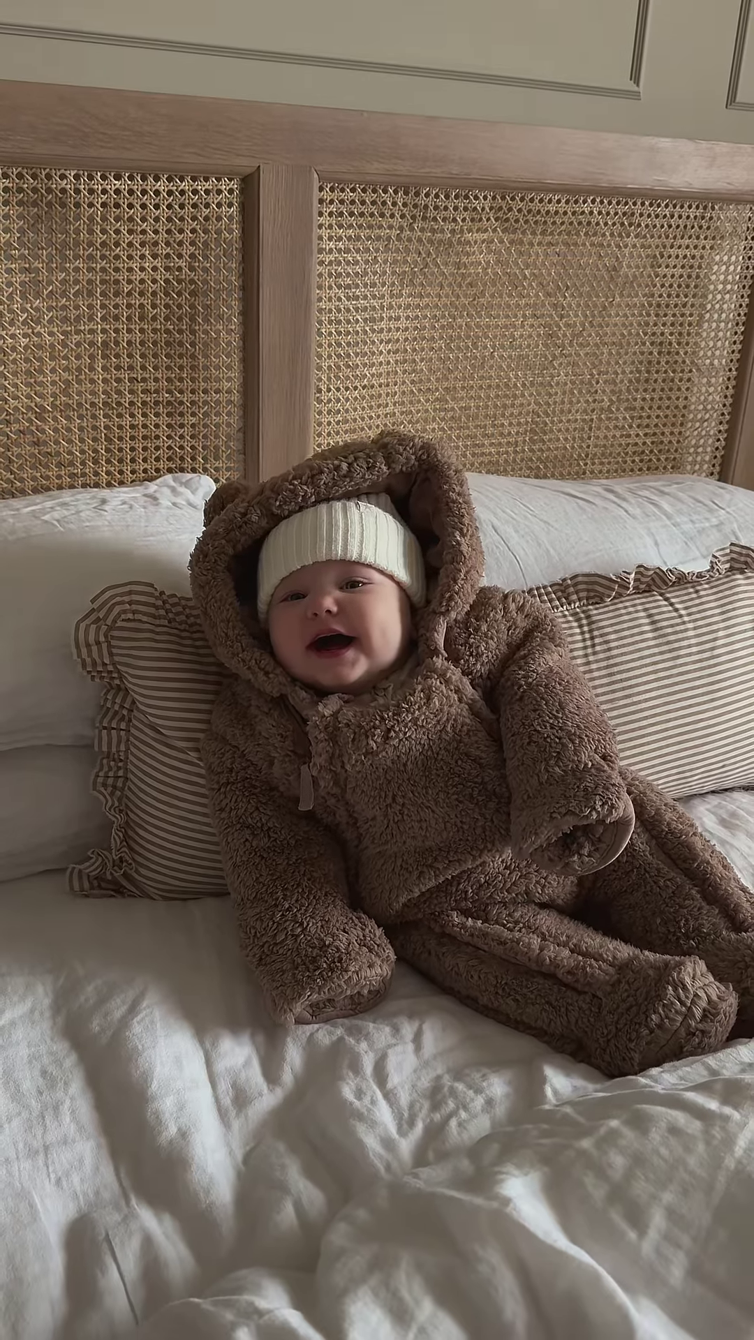Plush Bear-Hooded Doll Outfit 🧸🛏 With Furry Texture & Ear Detail – Brown Variant