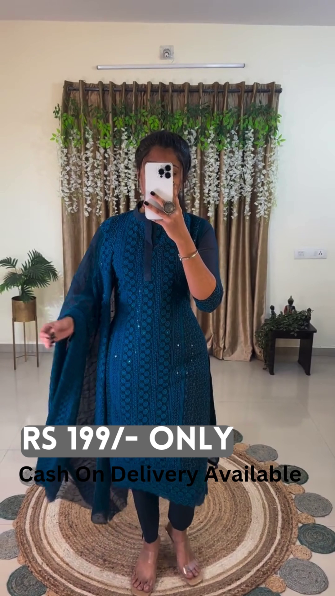 Elegant Chikankari Suit – Timeless Sophistication