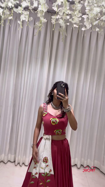 Red Lehenga Choli Set with White Floral Dupatta – Ethnic Embroidery Paired with Light Feminine Grace