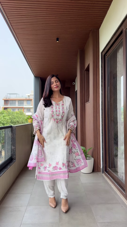 Rosy Gold Kurta Ensemble with Balcony Elegance – Grace in Every Fold