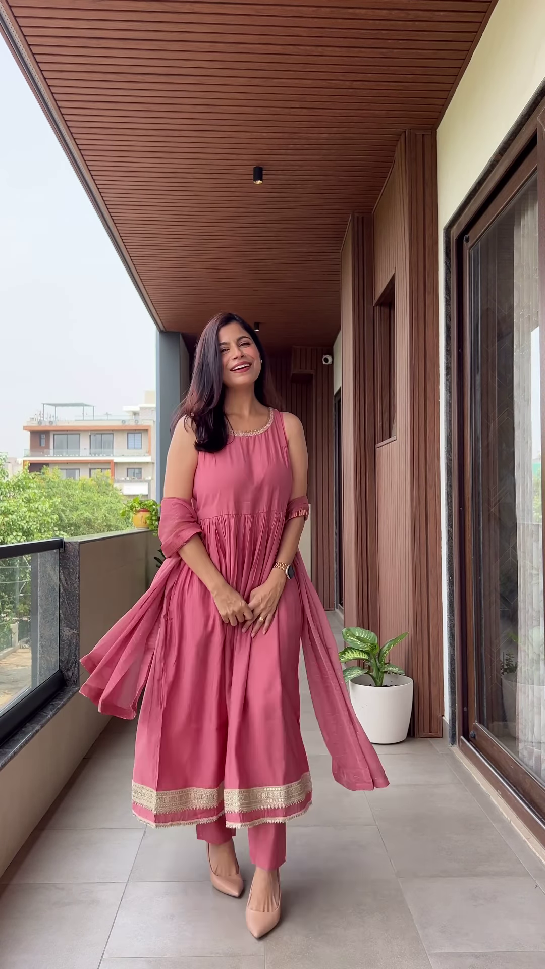 Rosy Gold Kurta Ensemble with Balcony Elegance – Grace in Every Fold