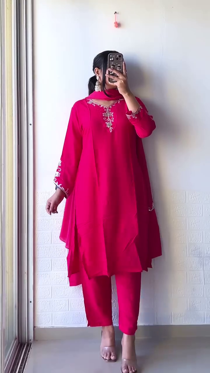 Elegant Mustard Yellow Embroidered Kurta Set with Dupatta – A Timeless Ethnic Ensemble